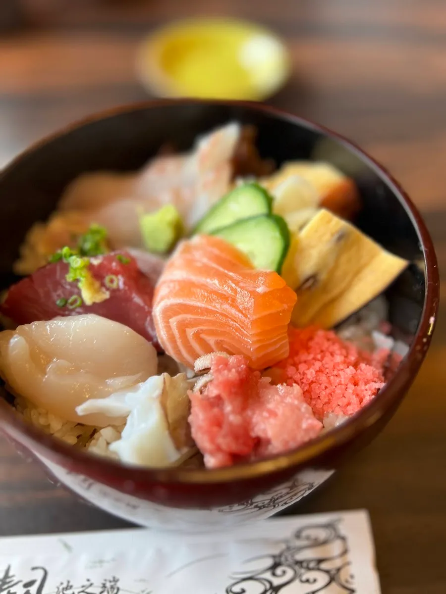 Eitaro Sushi · 8